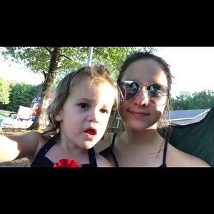 Meet your Posher, Mika